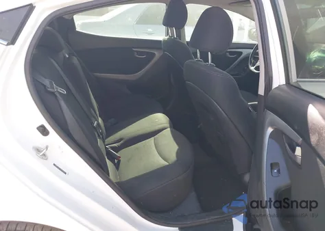 2016 Hyundai Elantra Value Edition z USA, uszkodzony, nr VIN 5NPDH4AE3GH745964